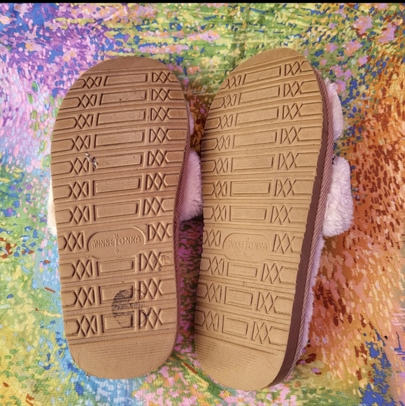 Minnetonka Women's 6 Plush Faux Fur Varsity Striped Comfort Slipper Slides - Picture 6 of 11